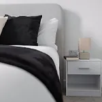 Апартаменты 2 Bedroom - Old Trafford - Balcony - Free Parking Манчестер