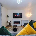 Stylish Lawnswood - Premium 3br For Business & Leisure Near Etihad & Centre - Hosted By Parydise Apartment *