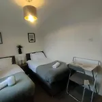 4 Mins From Stadium - Sleeps 7 - Near - Driveway Parking * Μάντσεστερ