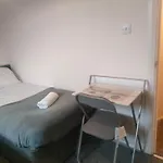 4 Mins From Stadium - Sleeps 7 - Near - Driveway Parking 아파트 *
