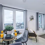 Central, 2 Bedroom, Penthouse Duplex