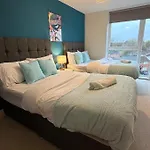 Luxury 5 Bed Centre Daire *