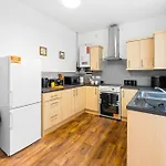 Comfortable 4 Bed - Free Parking & Fast Wifi Denton (Tameside)