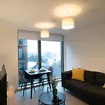 Bright 1 Bed In W Balcony Apartment Manchester