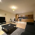 Apartmán Spacious 2-bed In Centre *