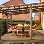 Stylish 3br - Sleeps 7 - 15 Min To Centre, Parking Garden & Fast Wi-fi Manchester