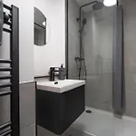 2 Bedroom - Old Trafford - Balcony - Free Parking * Манчестер