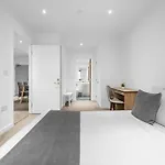 Apartment Centre 2 Bedroom Luxury *
