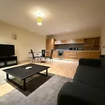Apartmán Spacious 2-bed In Centre *