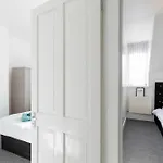 Apartmán Free Parking, Large House For Contractors & Families, Sleeps 6, 15mins To Centre