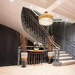 Spacious 3-bed Retreat - Modern & Super *