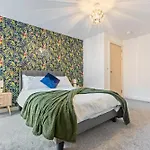 2-bed Apt-sleeps 5-long Stays-oxford St Апартаменты
