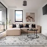 2 Bedroom - Old Trafford - Balcony - Free Parking * Манчестер