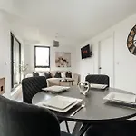 2 Bedroom - Old Trafford - Balcony - Free Parking Манчестер