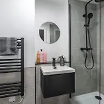 Апартаменты 2 Bedroom - Old Trafford - Balcony - Free Parking Манчестер