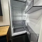 Air Conditioned Luxury 2-bed Apartment,office With Built-in Tv King Bed, Private Entrance And Free Parking *