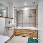 The Trafford Centre - View - Close To Airport - Sleeps 6 Appartement