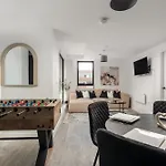 Апартаменты 2 Bedroom - Old Trafford - Balcony - Free Parking Манчестер