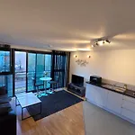 2 Bed 2 Bath Apartment,500 Meter's From Deansgate Close To Ao Arena *