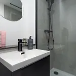 2 Bedroom - Old Trafford - Balcony - Free Parking Апартаменты *