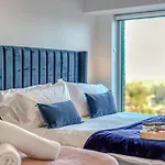 The Trafford Centre - View - Close To Airport - Sleeps 6 Appartement