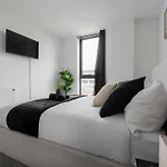 2 Bedroom - Old Trafford - Balcony - Free Parking Апартаменты *