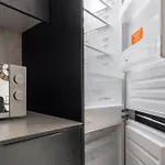 2 Bedroom - Old Trafford - Balcony - Free Parking *