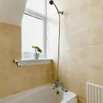 Free Parking, Large House For Contractors & Families, Sleeps 6, 15mins To Centre *