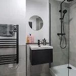 2 Bedroom - Old Trafford - Balcony - Free Parking Апартаменты