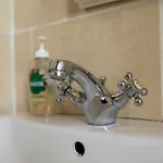 Free Parking, Large House For Contractors & Families, Sleeps 6, 15mins To Centre