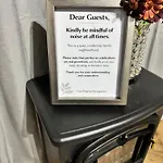 Luxury 2-bed Apartment,office With Built-in Tv King Bed, Private Entrance And Free Parking Manchester