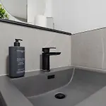 Апартаменты 2 Bedroom - Old Trafford - Balcony - Free Parking Манчестер