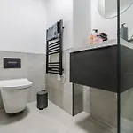 2 Bedroom - Old Trafford - Balcony - Free Parking Апартаменты Манчестер