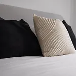 2 Bedroom - Old Trafford - Balcony - Free Parking Апартаменты *