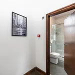 Moon House Location