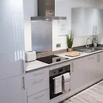 Apartment Staycay - Modern 1-bed In Centre *