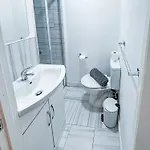 Penzion Ashfield Co-living - Private Self-cater Manchester