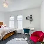 Ashfield Co-living - Private Self-cater 3* Manchester