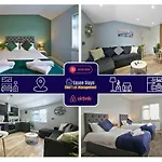 Comfort 2br By Eason Short Lets Denton Manchester