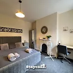 Spacious 5br In Leafy Withington