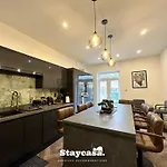 Spacious 5br In Leafy Withington - 19677