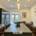 Дом отдыха Spacious 5br In Leafy Withington