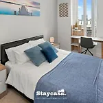 Spectacular Balcony View In Centre Apartment *
