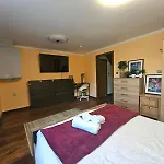 Near Old Trafford Modern 4br House For 7 Guests Prázdninový dům