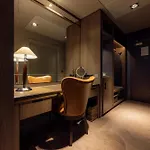 Отель Dakota 5*