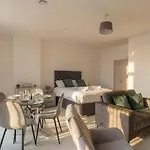 Modern In Salford Great Views Apartmán