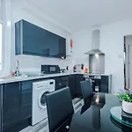 Prázdninový dům Fun & Spacious 3bed L Pool Table & Pingpong Table *