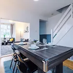 Fun & Spacious 3bed L Pool Table & Pingpong Table *