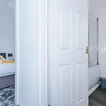 Fun & Spacious 3bed L Pool Table & Pingpong Table Prázdninový dům Manchester