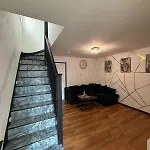 2Br House With Free Parking & Garden - Sleeps 4 - Near City Centre & Old Trafford Dom wakacyjny Manchester